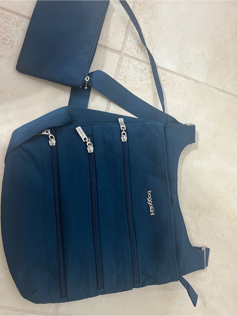 Baggallini Teal Blue Crossbody with Removable Pouch - Picture 7 of 7
